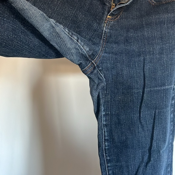 DKNY Soho Jean | 10R | worn in, used condition | dark wash - Picture 3 of 8